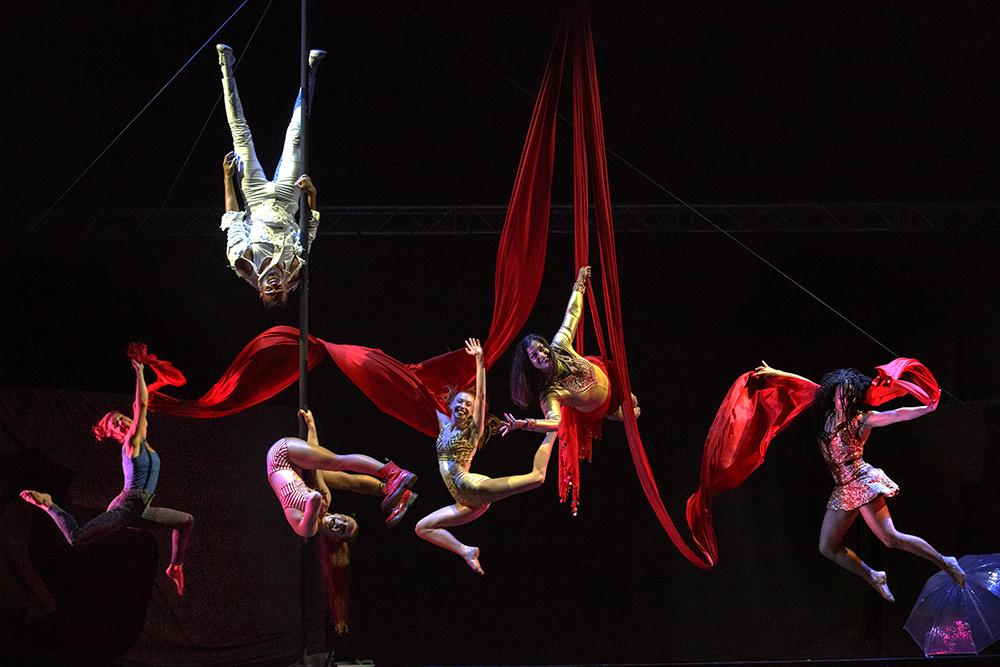 Guinness World record winning circus cast to perform at Oxford Playhouse