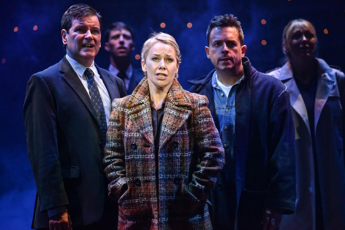 West End stars prepare to take to the stage as Blood Brothers comes to Oxford